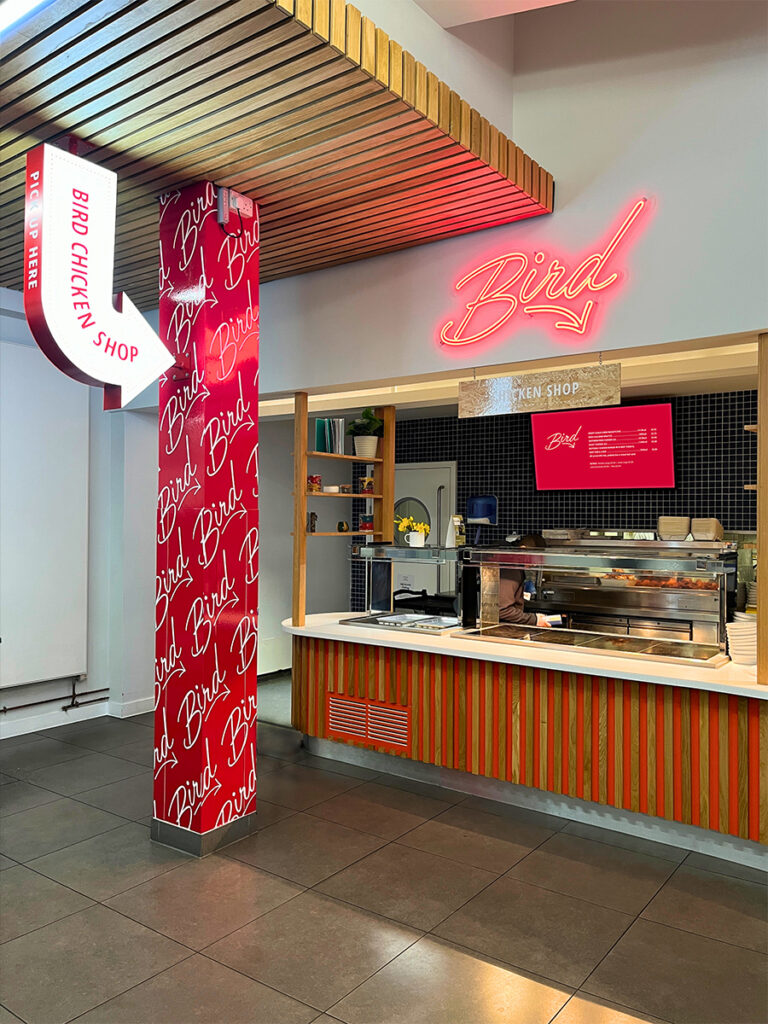 UCL Foodhall – Wilkins Refectory, Bloomsbury Campus UCL Wilkins Refectory Foodhall – Bloomsbury Campus – Servery food station branding and design. Signage design.