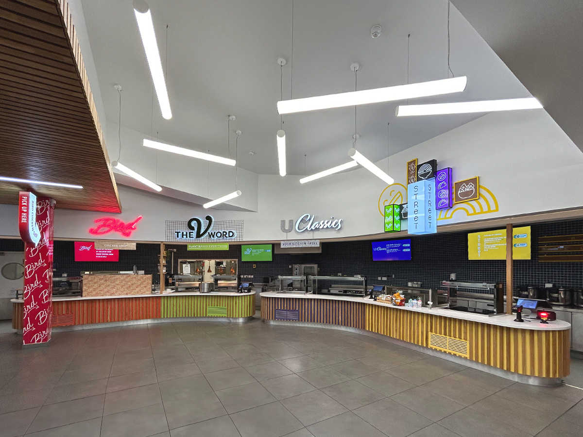 UCL Foodhall – Wilkins Refectory, Bloomsbury Campus UCL Foodhall – Bloomsbury Campus – Servery food station branding and design. Signage design. Counter design.